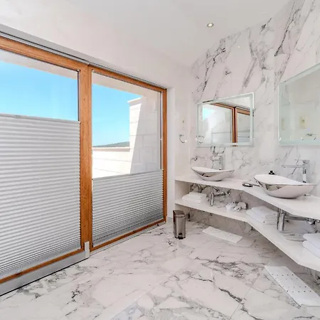 Stunning In With Sauna Apartment *