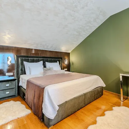 Stunning In With Sauna Apartment *