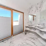 Stunning In With Sauna アパート *